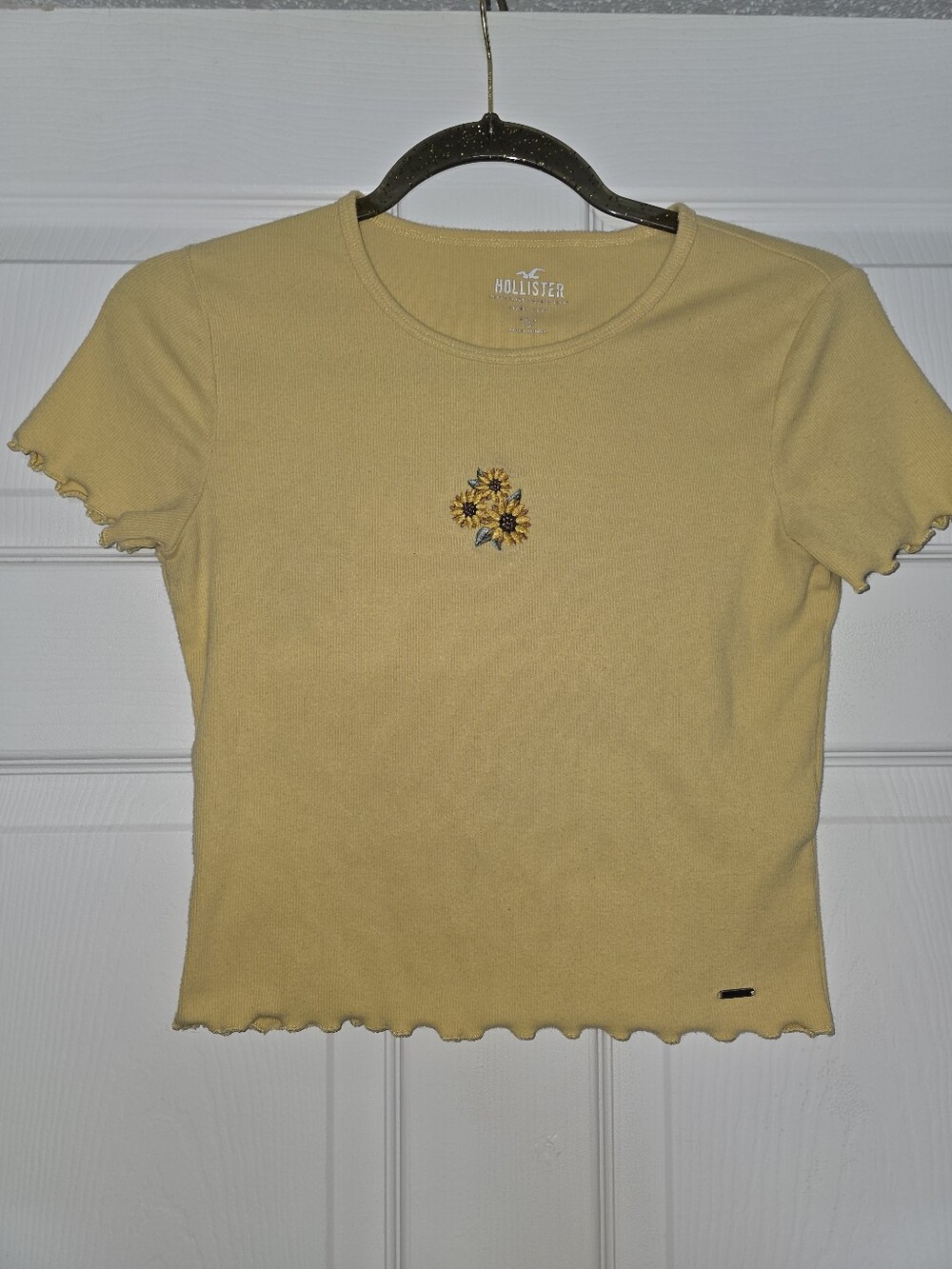 Butter Yellow Lettuce Edge Hollister Baby Tee With Embroidered Sunflowers Size S